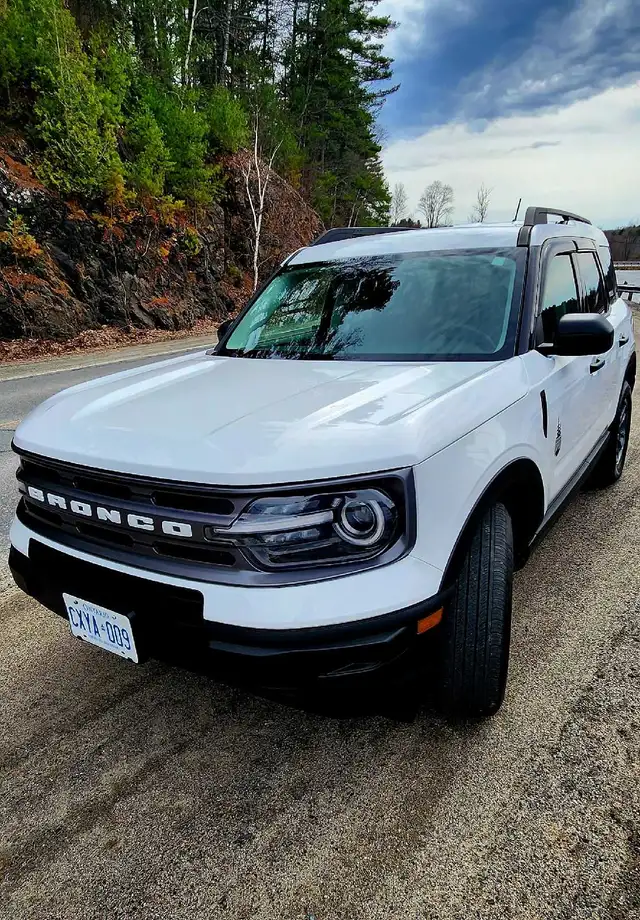 2022 Ford Bronco - Photo 3