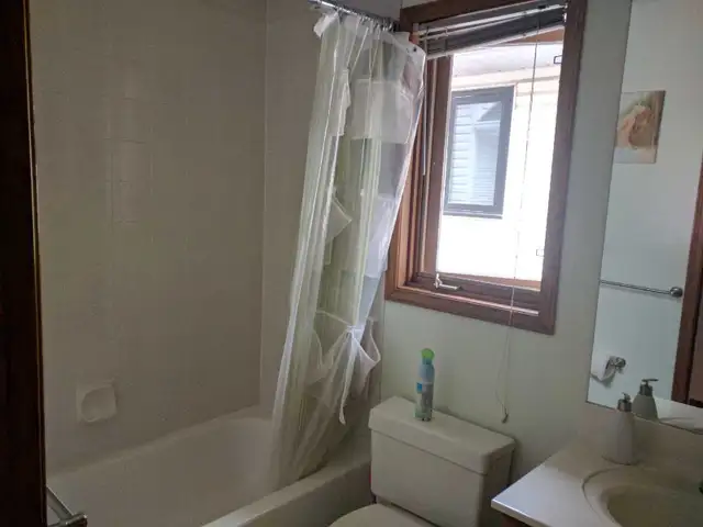 ✨ $765 AMAZING PLACE – Cozy Furnished Bedroom (Riverbend) - Photo 3