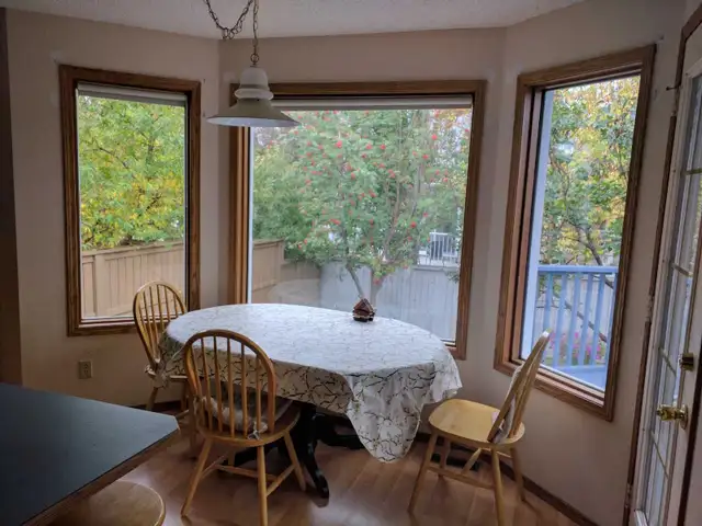 ✨ $765 AMAZING PLACE – Cozy Furnished Bedroom (Riverbend) - Photo 5