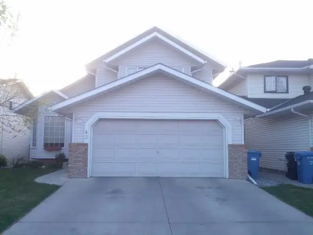 ✨ $765 AMAZING PLACE – Cozy Furnished Bedroom (Riverbend) - Photo 2