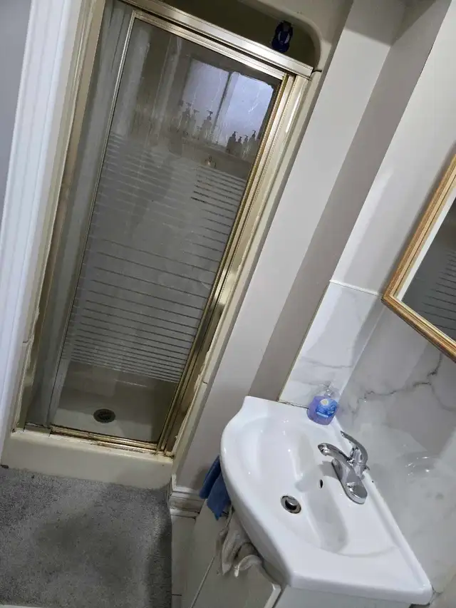 Basement for rent - Photo 6