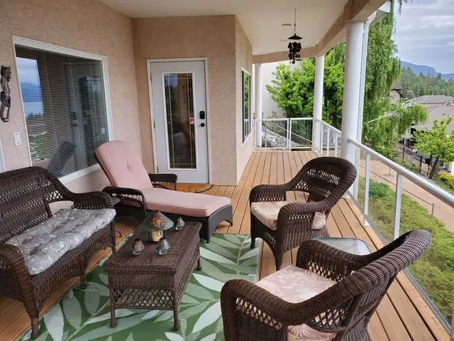 Bachelor Suite With a View - Photo 2