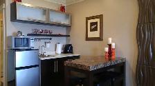Bachelor Suite With a View - Photo 3
