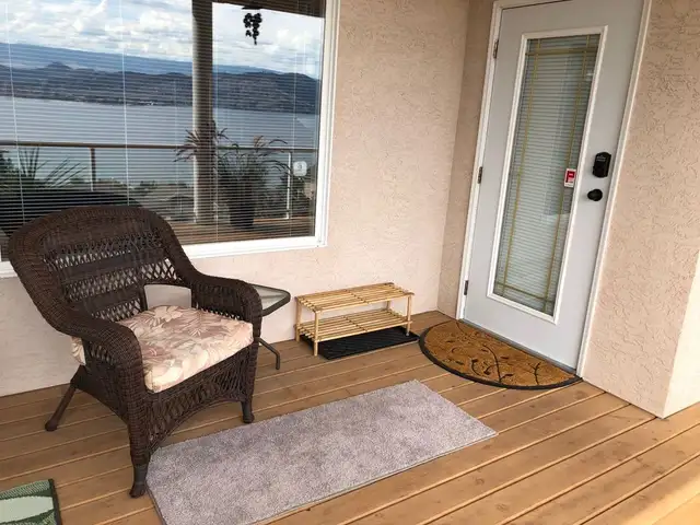 Bachelor Suite With a View - Photo 13