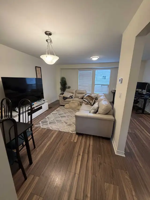 ENTIRE 3 BEDROOM HOUSE RENTAL IN BRAMPTON / Mississauga. - Photo 3