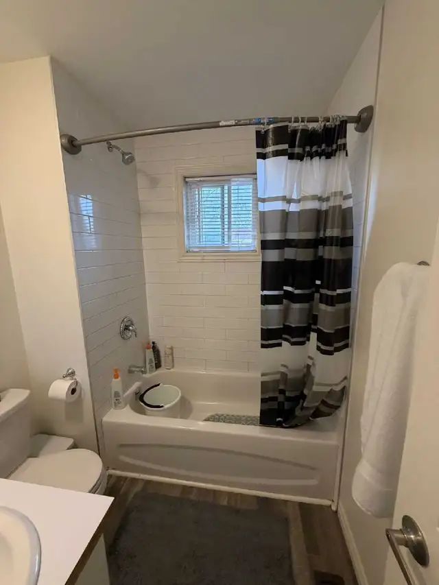 ENTIRE 3 BEDROOM HOUSE RENTAL IN BRAMPTON / Mississauga. - Photo 6