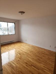 5 1/2 à lasalle au 2ème étage d'un duplexe - Photo 3