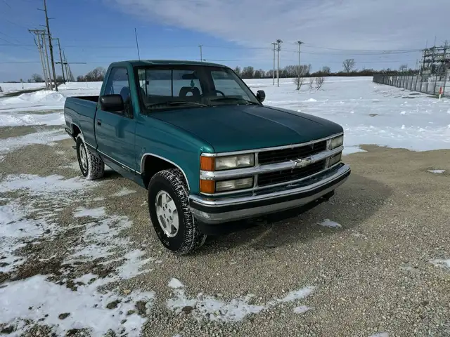 1994 Chevrolet Silverado 1500 4x4 Short Box V6 Manual