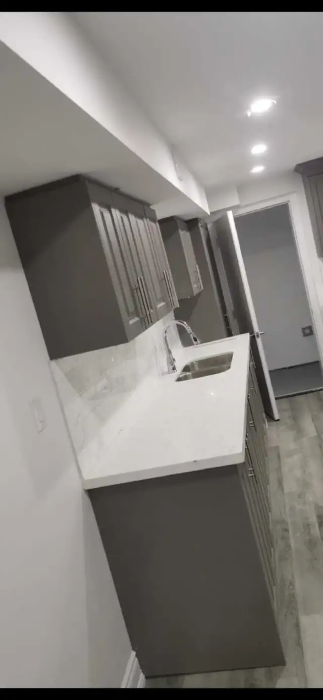 Basement apartments for rent.  contact Kojomarfo 647 996 0953 - Photo 8