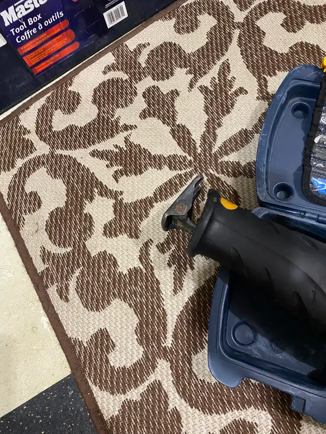 Reciprocating Saw - Photo 3