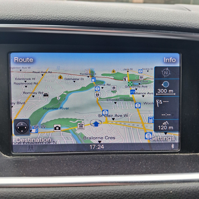 2014 Audi Q5 3.0L Technik loaded and very well maintained! Drive - Photo 15