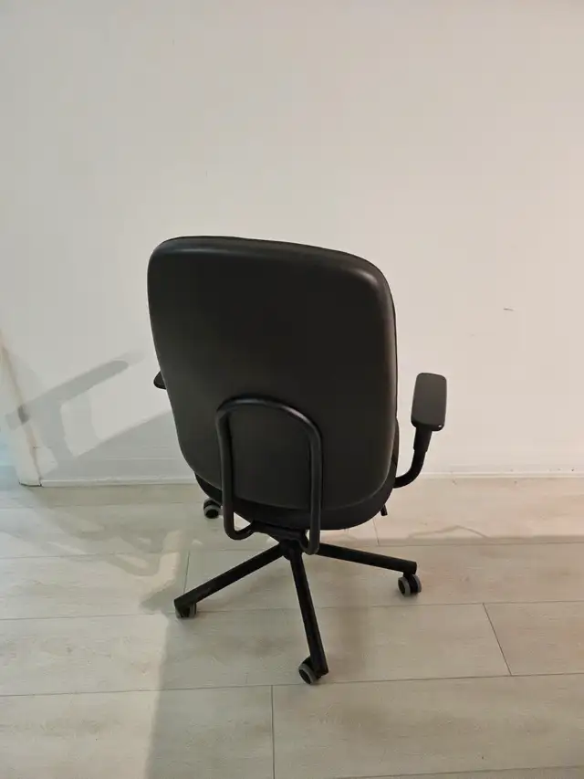 Home Office Bundle — SMÖRKULL chair   MITTZON desk - Photo 4