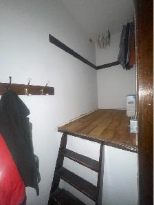 Downtown Apartment (heat/water included) - Photo 10
