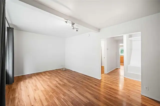 Home for Sale - St. Boniface - Photo 3