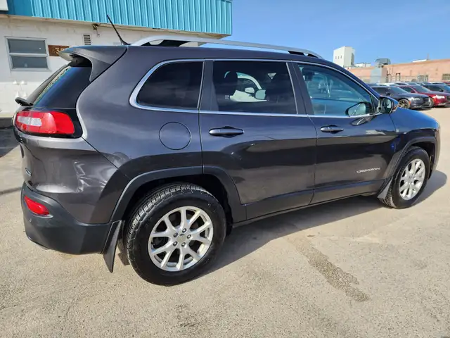 2015 Jeep Cherokee North - Photo 2