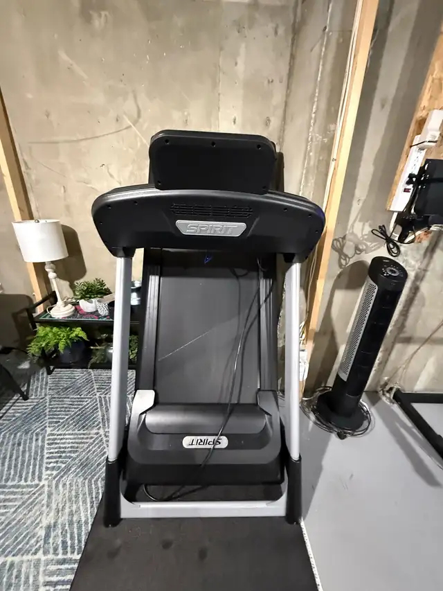 Like New Spirit XT 185 Treadmill - Photo 5