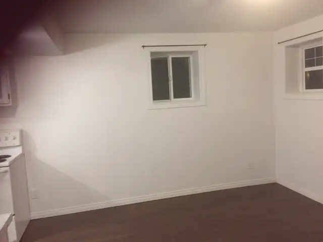 1 bdrm suite $800 - Photo 3