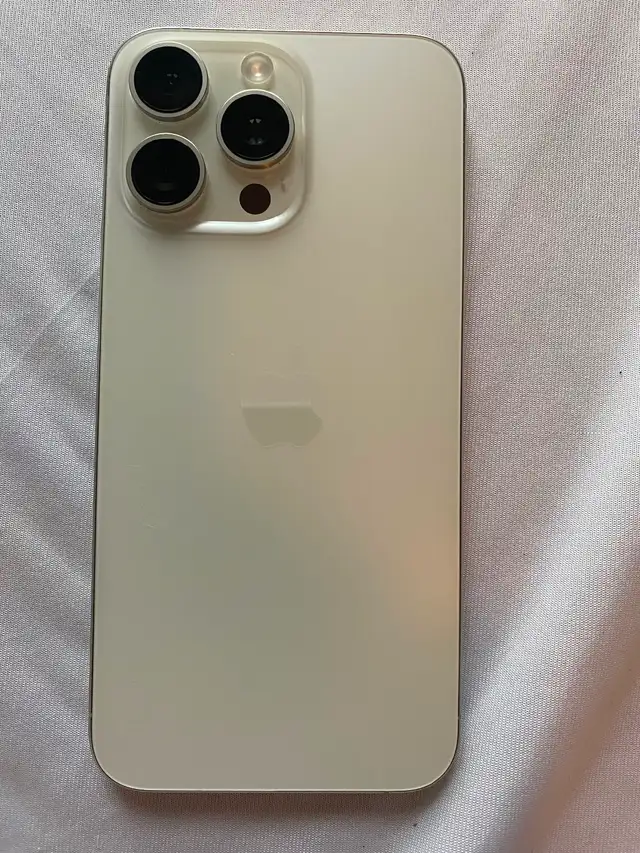 Like New iPhone 15 Pro Max 258GB White Titanium - Photo 4