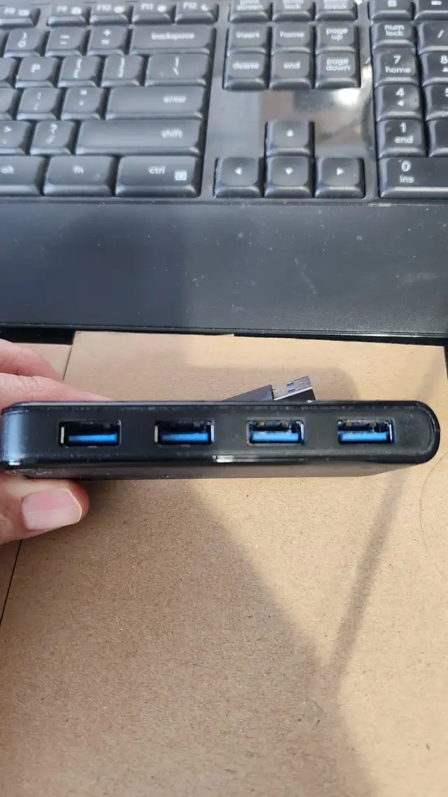 Insignia USB 3.0 Travel Hub - Photo 3