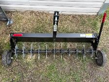 AÉRATEUR À GAZON POUR TRACTEUR COMME NEUF !!