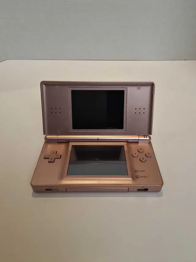 Nintendo DS Lite Metallic Rose