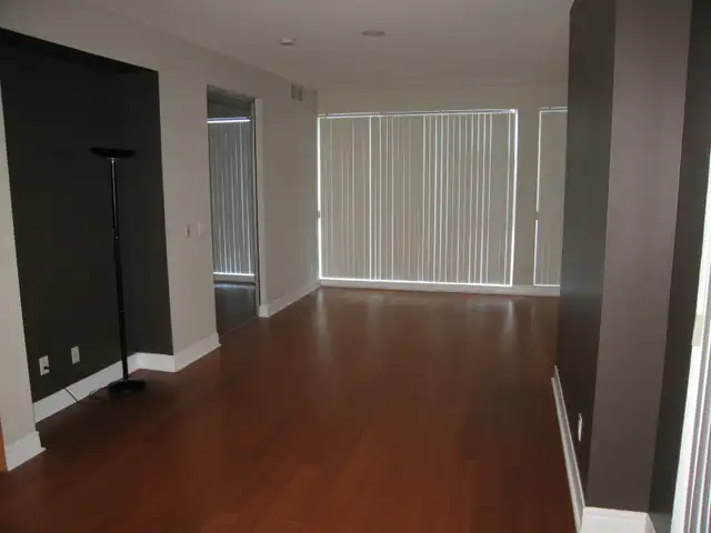 2 Bd, 2Wr Condo for Rent Walking distance to Eaton Centre, MTU - Photo 3