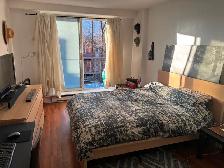 Grande chambre intime (toilette, balcon pour soi) metro Papineau - Photo 2