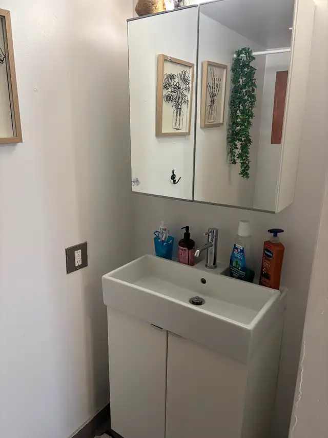 Grande chambre intime (toilette, balcon pour soi) metro Papineau - Photo 5