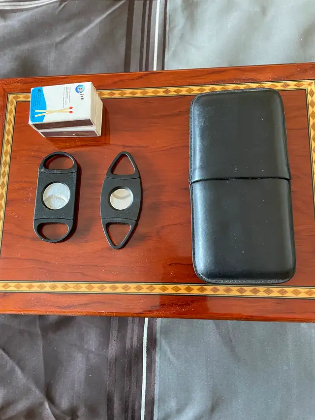IDC Humidor with a few cigars and accessories $75. - Photo 3