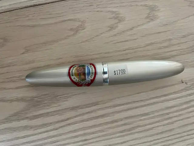 IDC Humidor with a few cigars and accessories $75. - Photo 5