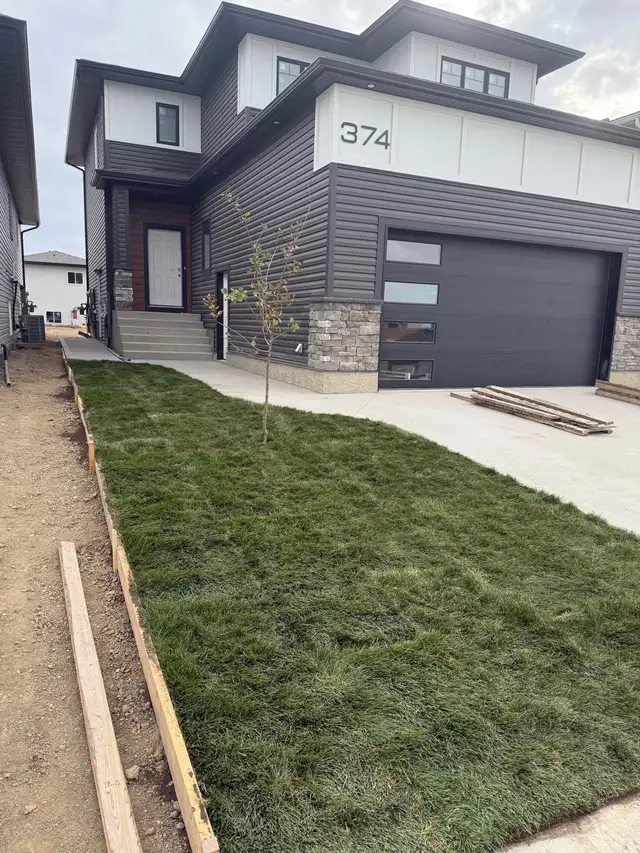 landscaping - Photo 3