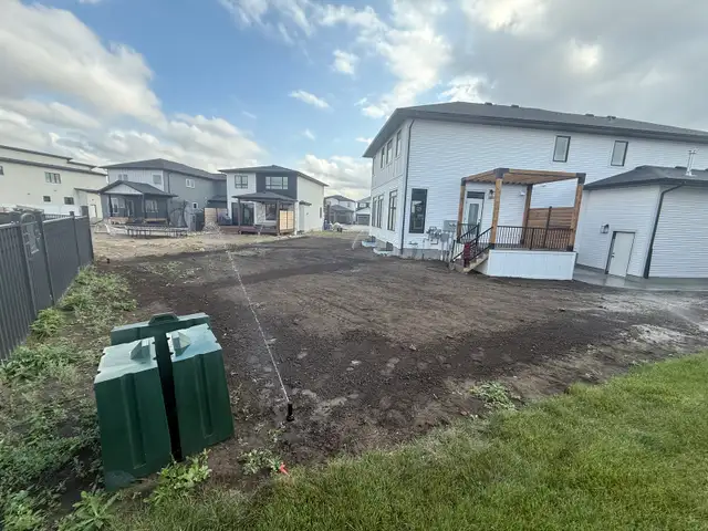 landscaping - Photo 5