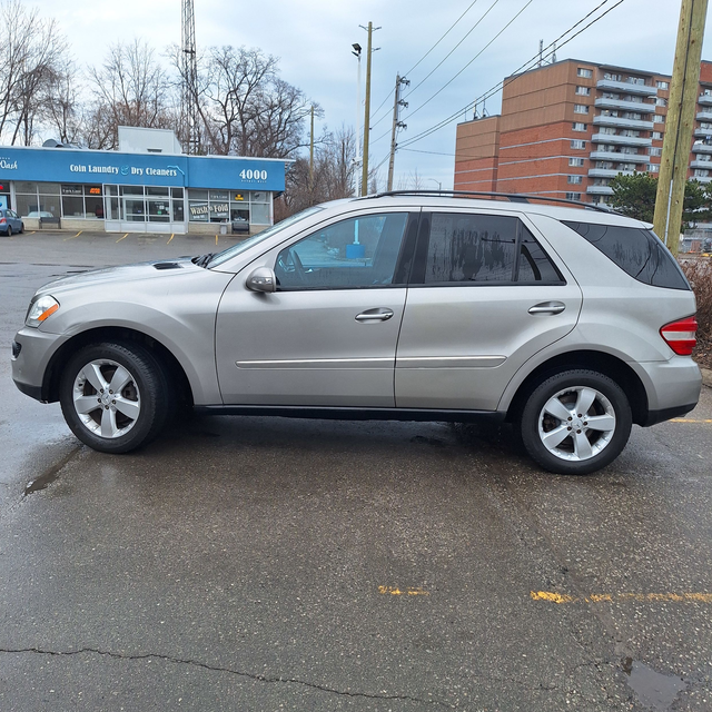 2007 Mercedes-Benz M-Class ML 500 5.0L Fantastic condition insid - Photo 2