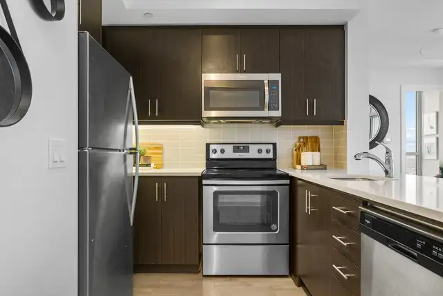 Etobicoke 1bed1bath condo for rent(Female roomate only) - Photo 3