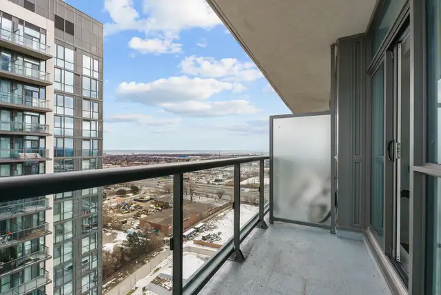 Etobicoke 1bed1bath condo for rent(Female roomate only) - Photo 6