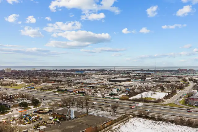 Etobicoke 1bed1bath condo for rent(Female roomate only) - Photo 8