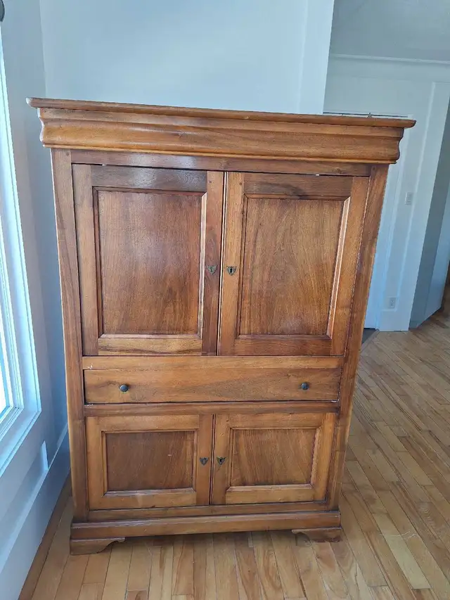 Antique Hutch/ TV Stand for Sale