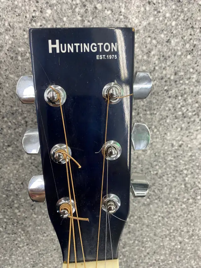 Huntington Acoustic Guitar - Photo 3