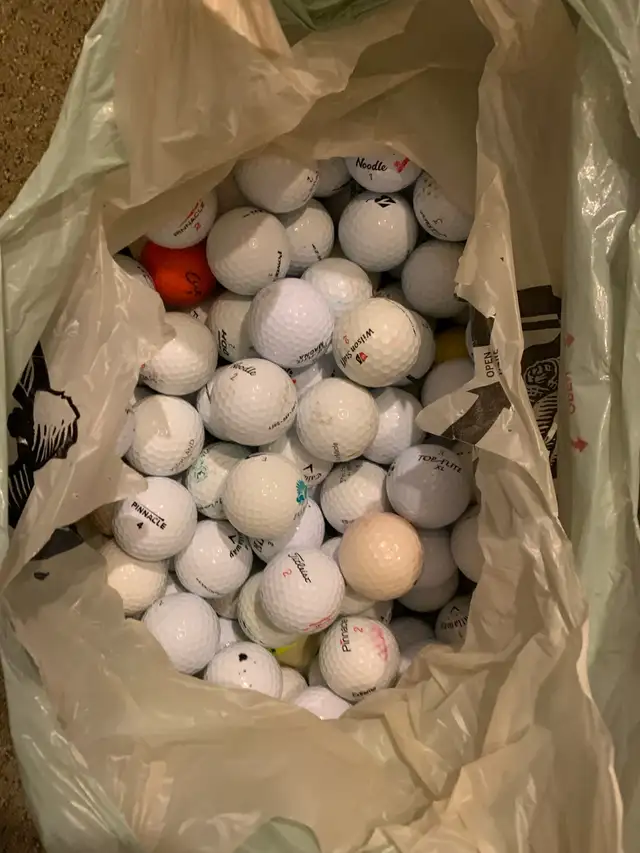 Golf Balls - Photo 2