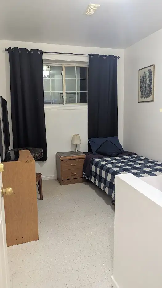 Chambre style loft, Gatineau près Aéroport, tout inclus - Photo 3