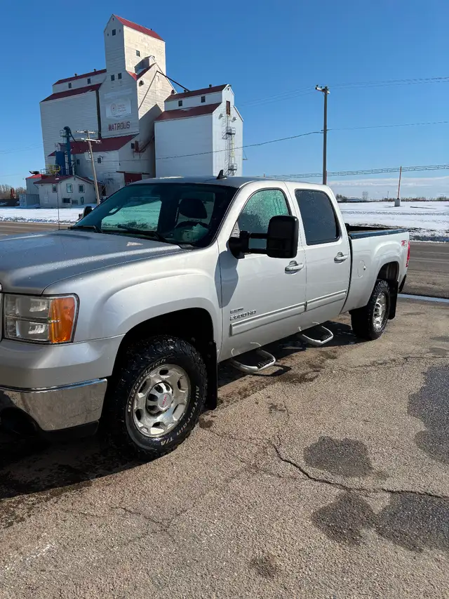 2010 - 2500 GMC Z71 SLT Duramax for sale - Photo 3