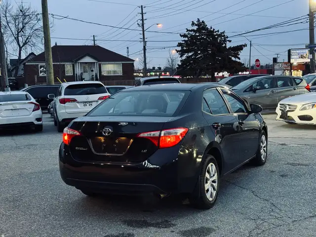 2014 Toyota Corolla 4dr Sdn CVT LE - Photo 4