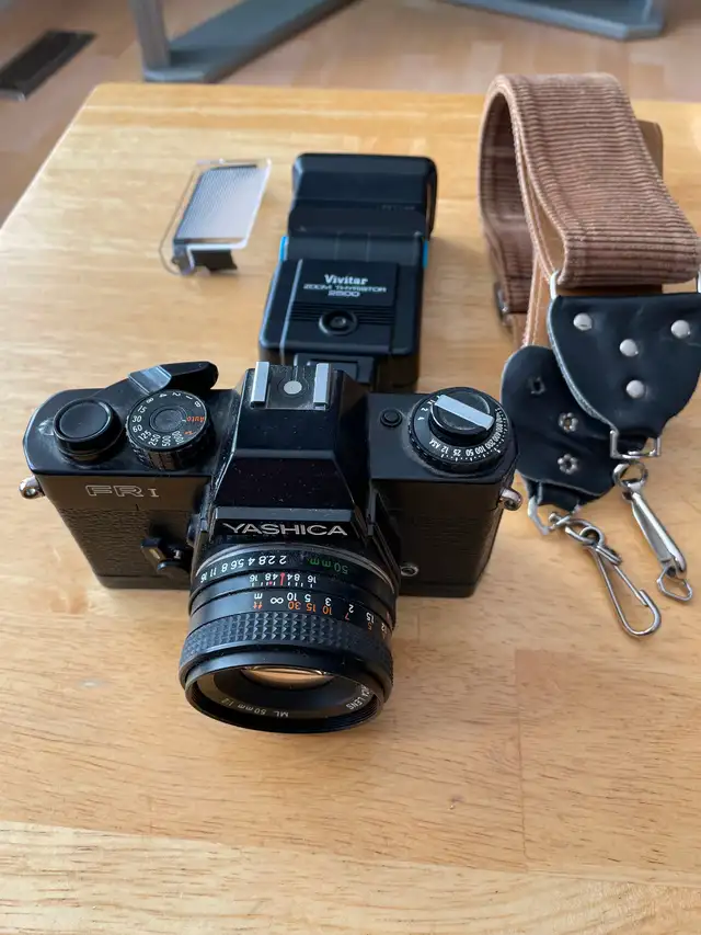 FR1 Yashica 35mm camera ideal for experimenting photography $60. - Photo 2