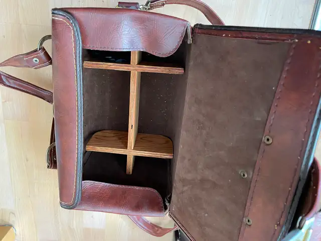 FR1 Yashica 35mm camera ideal for experimenting photography $60. - Photo 6