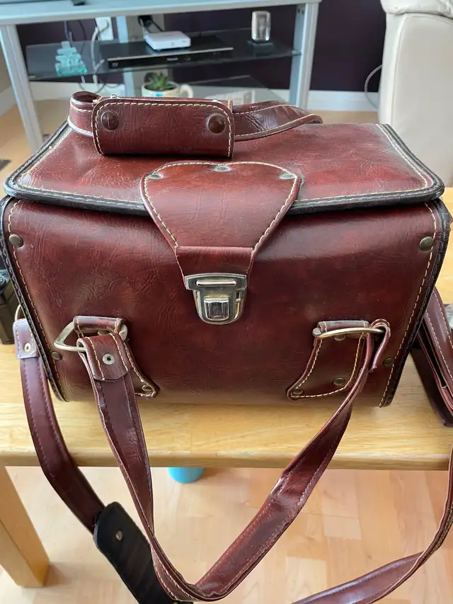 FR1 Yashica 35mm camera ideal for experimenting photography $60. - Photo 7