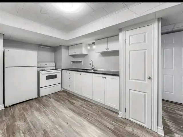 hous for rent in Hamilton - Photo 7