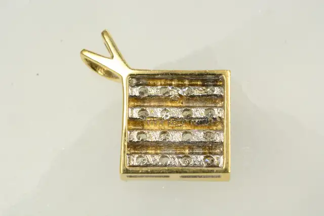 10K SQUARE DIAMOND PENDANT - Photo 2