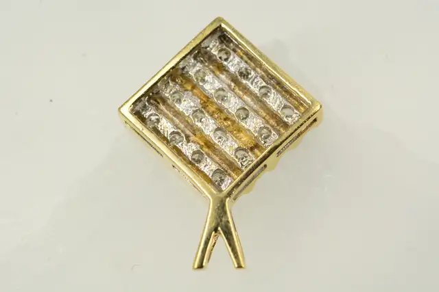 10K SQUARE DIAMOND PENDANT - Photo 4