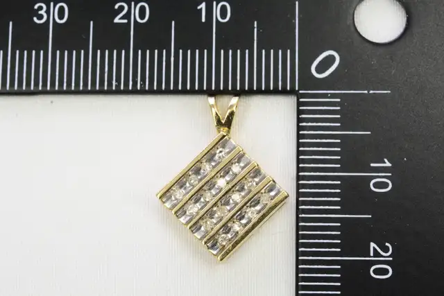 10K SQUARE DIAMOND PENDANT - Photo 5