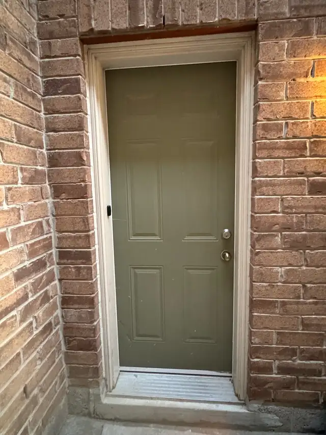 LEGAL 2 BEDROOMS BASEMENT - Photo 9